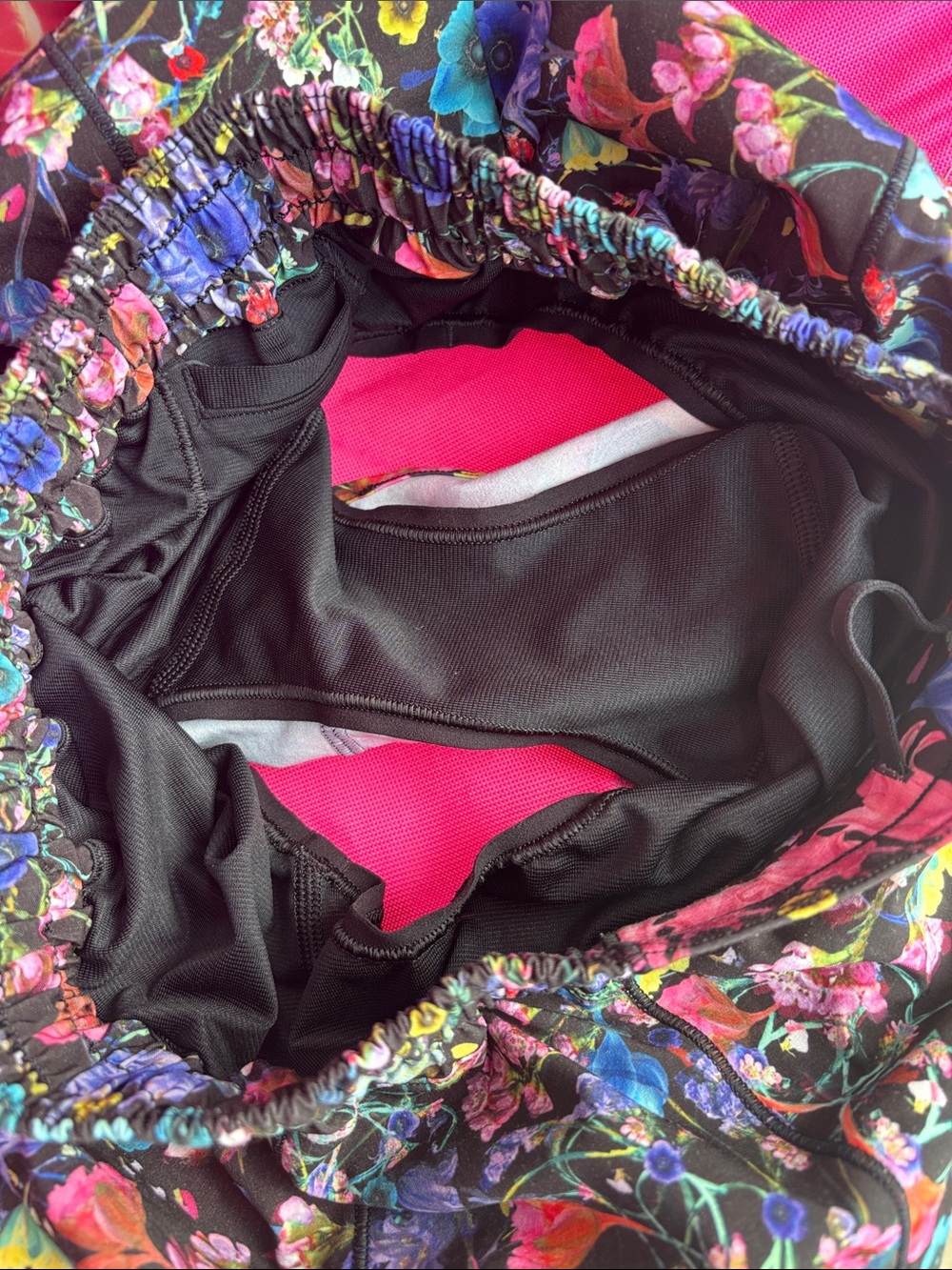 Lululemon hotty hot flowerscope athletic shorts! 6 - Picture 5 of 6
